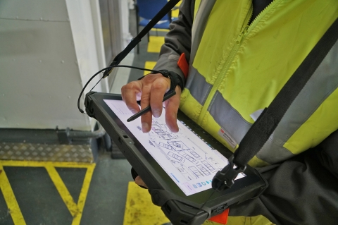 This plugin allows your technicians to conduct a vessel’s full survey with a digital tablet and obtain an instant report of lightweight status.
